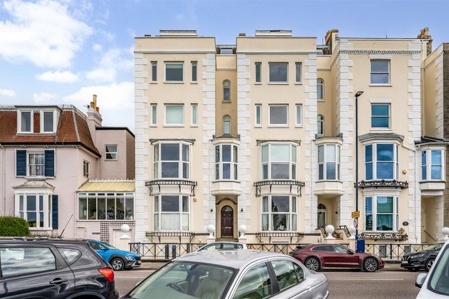 1 bed property, in Clarence Parade, £185,000