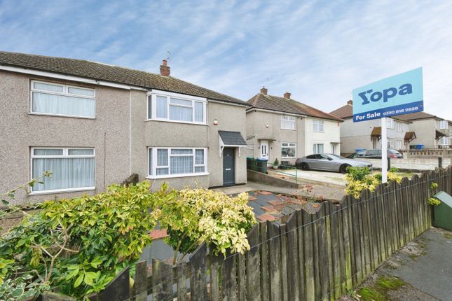 2 bed property, in Bramley Walk, £140,000