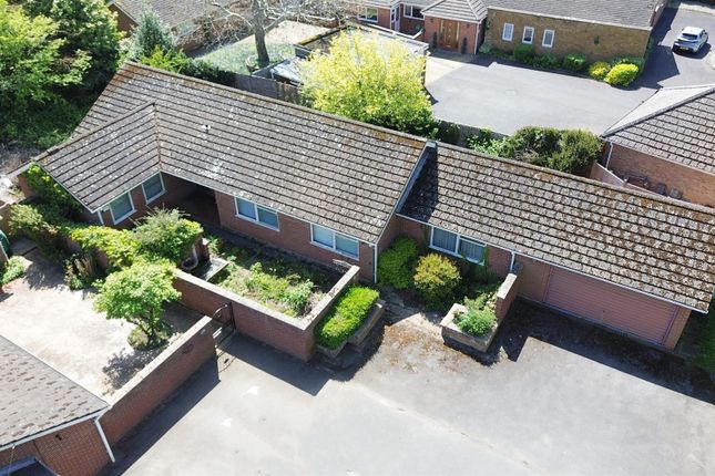 4 bed property, in Vicarage Lane, £595,000