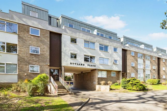 2 bed property, in The Rutts, £270,000
