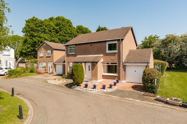 3 bed property, in 15 Gyle Park Gardens, £275,000