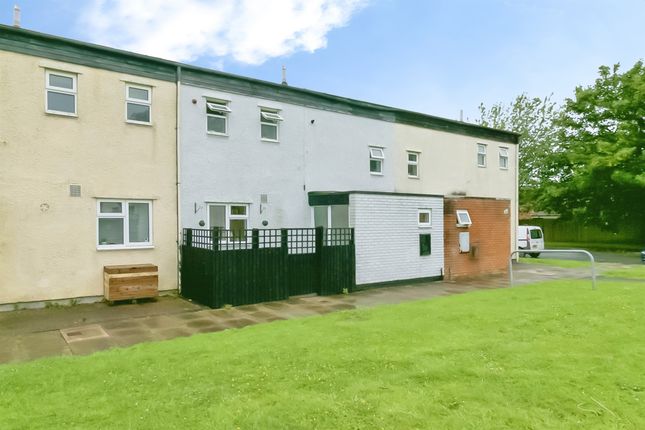 2 bed property, in Flemingston Road, £140,000