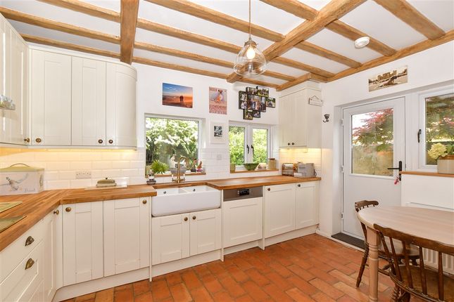 2 bed property, in North Street, £240,000
