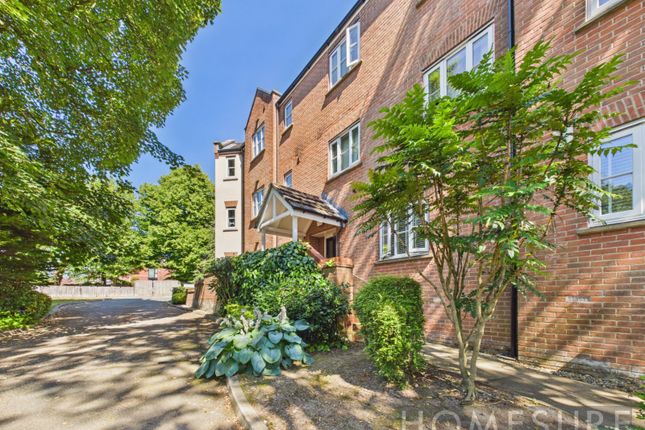1 bed property, in Henley Court, £85,000