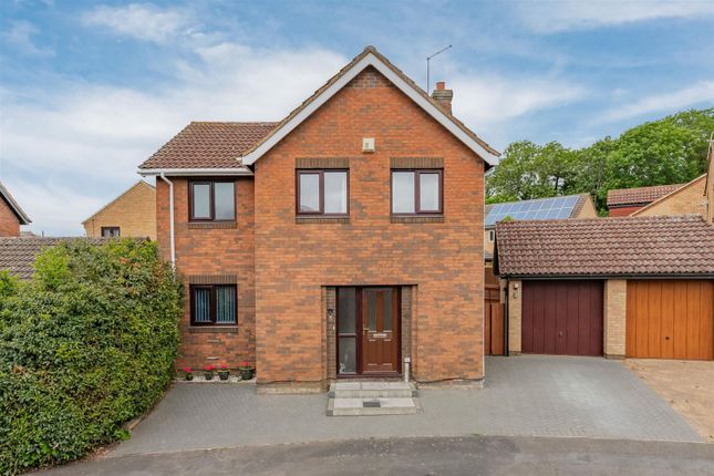 3 bed property, in NN16, £365,000