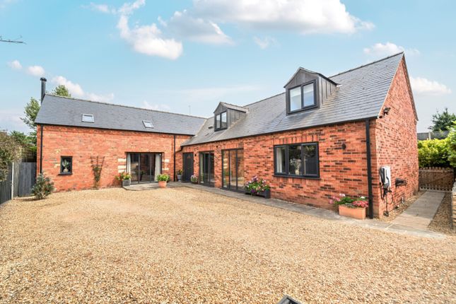 5 bed property, in 14A Ermine Street, £600,000