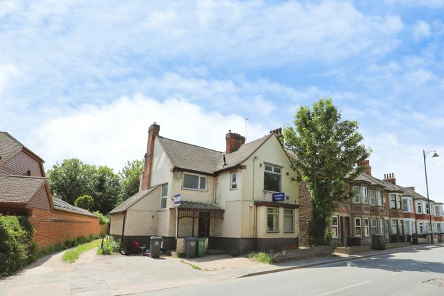 2 bed property, in London Road, £350,000