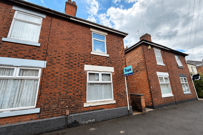 2 bed property, in Warren Street, £100,000