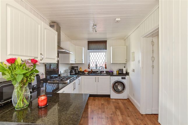 3 bed property, in Lanchester Close, £325,000