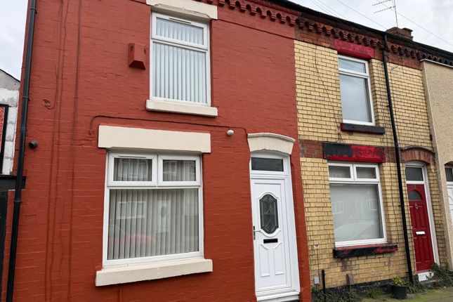 3 bed property, in Moore Street, £100,000