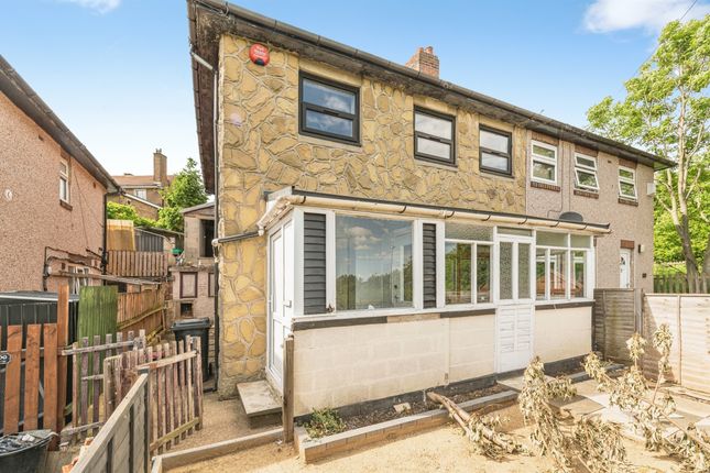 3 bed property, in Holays, £140,000