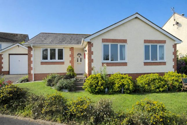 2 bed property, in Clos Winifred, £325,000