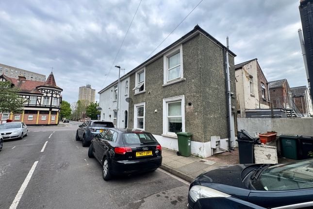 2 bed property, in 84c Somers Road, £160,000