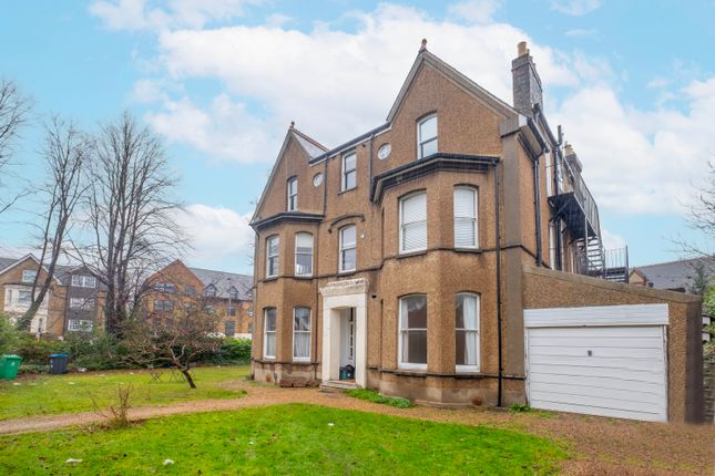 1 bed property, in 1 Parklands, £375,000
