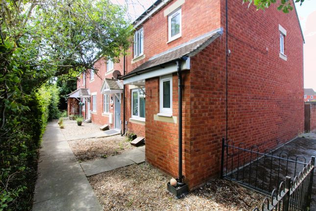 3 bed property, in 33 Brigg Close, £240,000