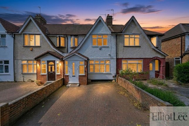 3 bed property, in Currey Road, £550,000