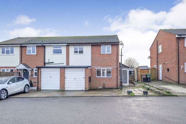 3 bed property, in Avery Close, £205,000