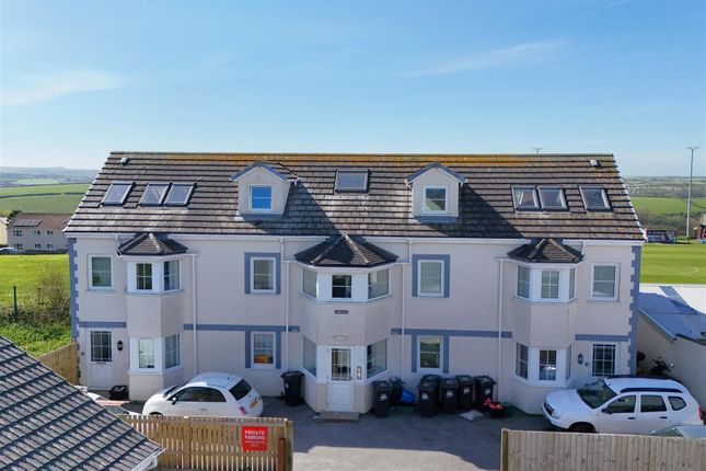 1 bed property, in Chegwin Court, £169,950