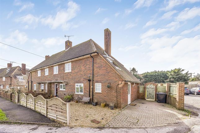 3 bed property, in Haresfoot Close, £550,000