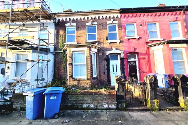 4 bed property, in Clifton Road, £135,000