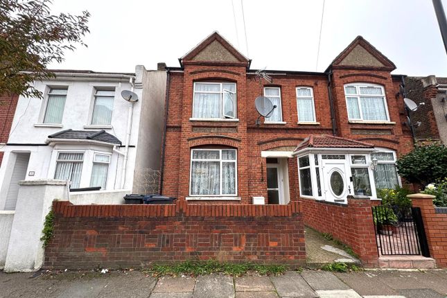 3 bed property, in Shrubbery Road, £525,000