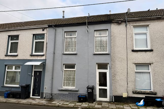 3 bed property, in Thomas Street, £95,000