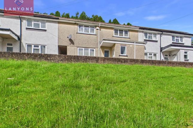 3 bed property, in Bryn-Henllan, £94,995