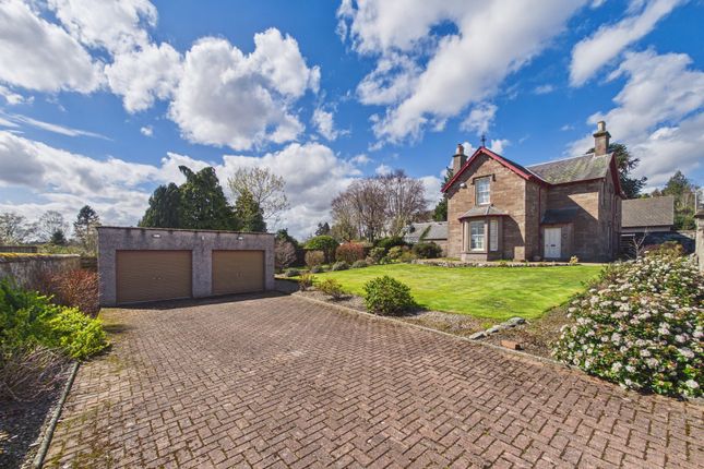 4 bed property, in Alderlin, £379,500