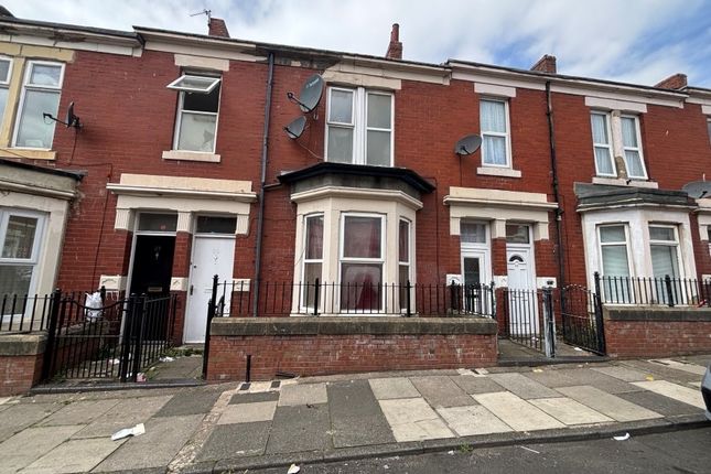 3 bed property, in 41 Ellesmere Road, £35,000