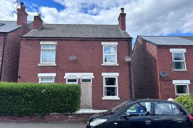 2 bed property, in Queen Street, £92,000