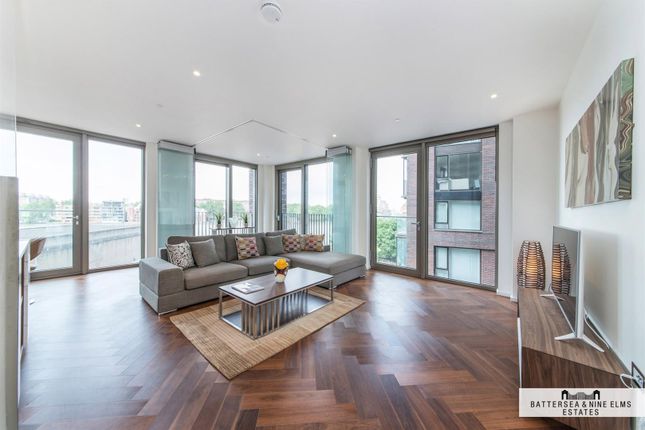 2 bed property, in Capital Building, £1,250,000