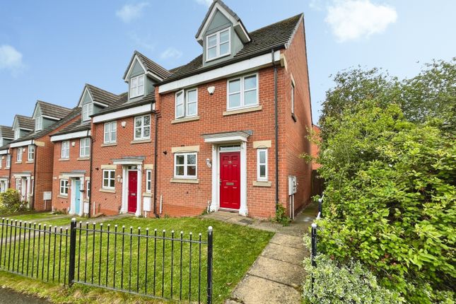 4 bed property, in Wainwright Avenue, £270,000