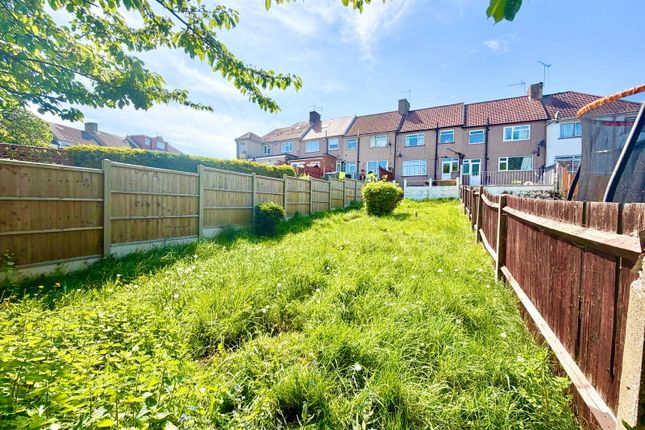 3 bed property, in The Ridgeway, £500,000