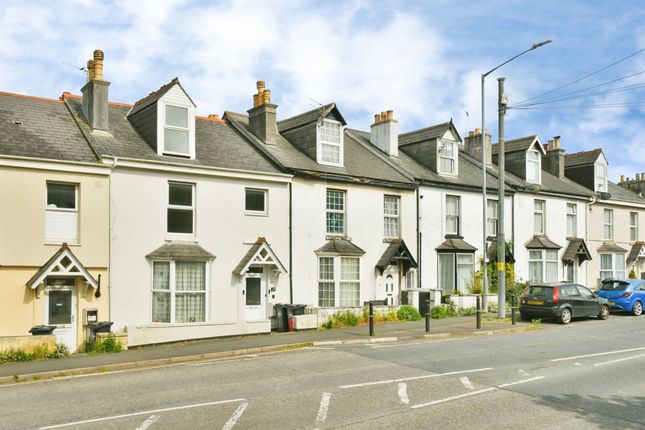 2 bed property, in North Road, £150,000
