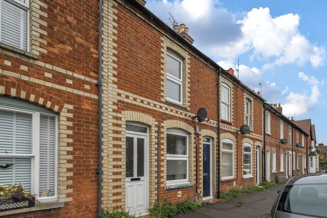 2 bed property, in Chinnor Road, £325,000