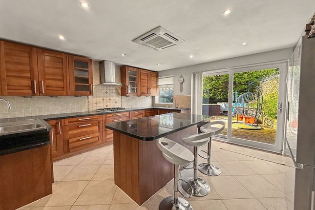 4 bed property, in Standmoor Road, £550,000