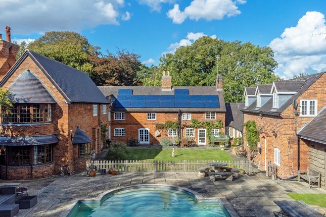 7 bed property, in Clifton Upon Dunsmore, £1,250,000