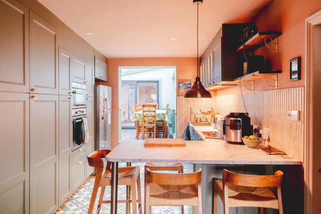 3 bed property, in School Road, £475,000