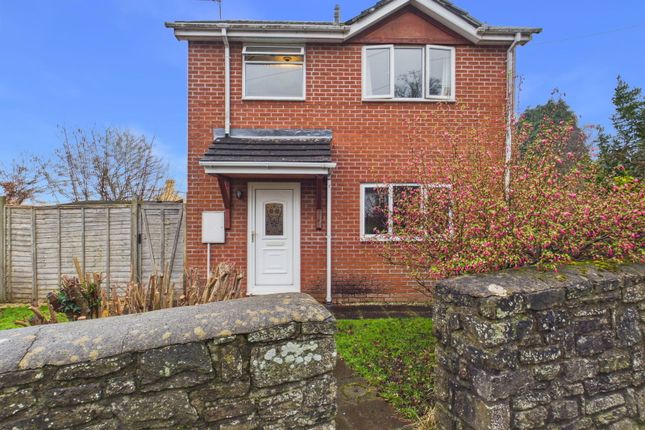 3 bed property, in Parkend Road, £300,000