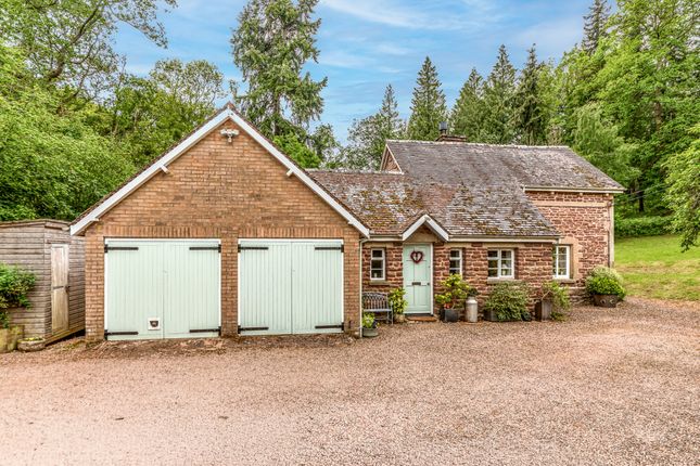 3 bed property, in Whitbourne Hall Park, £530,000