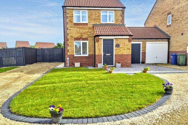 3 bed property, in Rollyway Gardens, £185,000