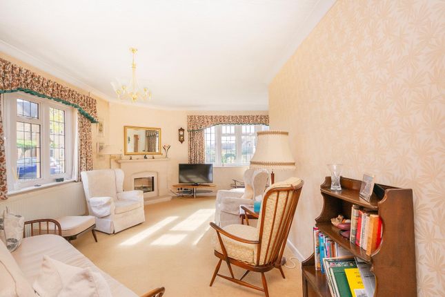 4 bed property, in Park Crescent, £650,000
