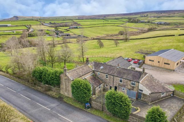 5 bed property, in Moss Bar Farm, £750,000