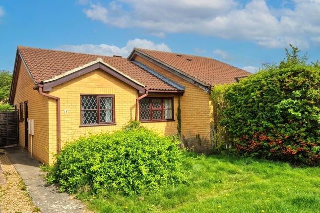 2 bed property, in Belvoir Walk, £200,000