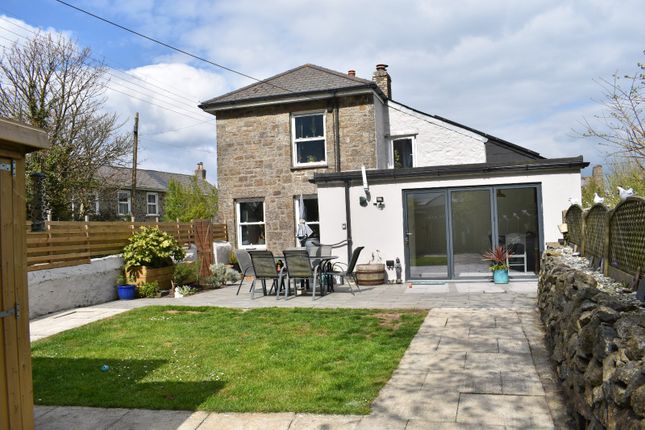 3 bed property, in Tincroft Road, £325,000