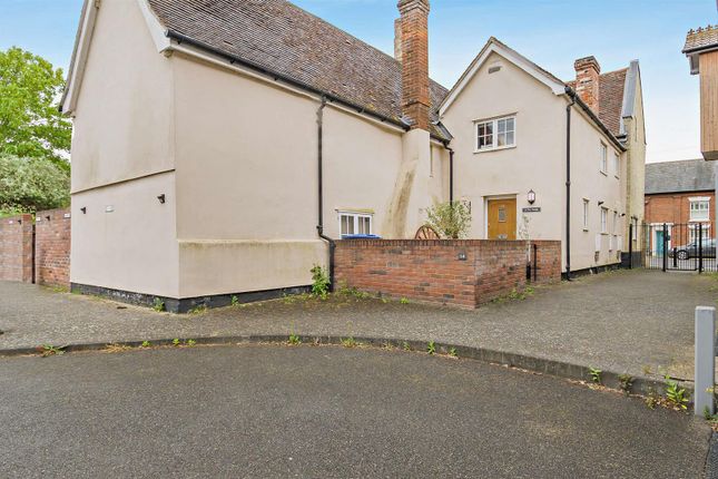 4 bed property, in Jubilee Crescent, £400,000