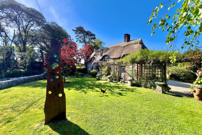 2 bed property, in Brighstone, £600,000