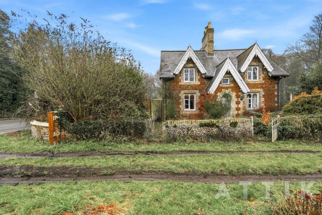 4 bed property, in Quebec Road, £300,000