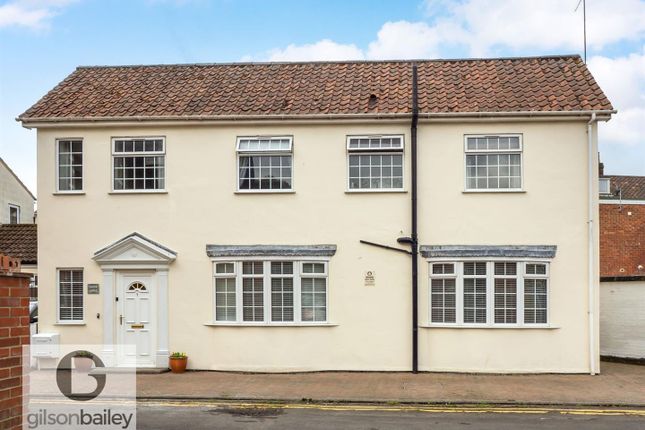 5 bed property, in Howard Street, £425,000