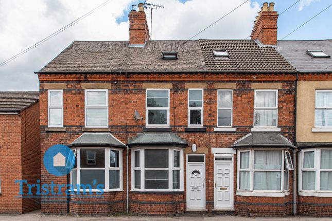 4 bed property, in Windsor Street, £300,000